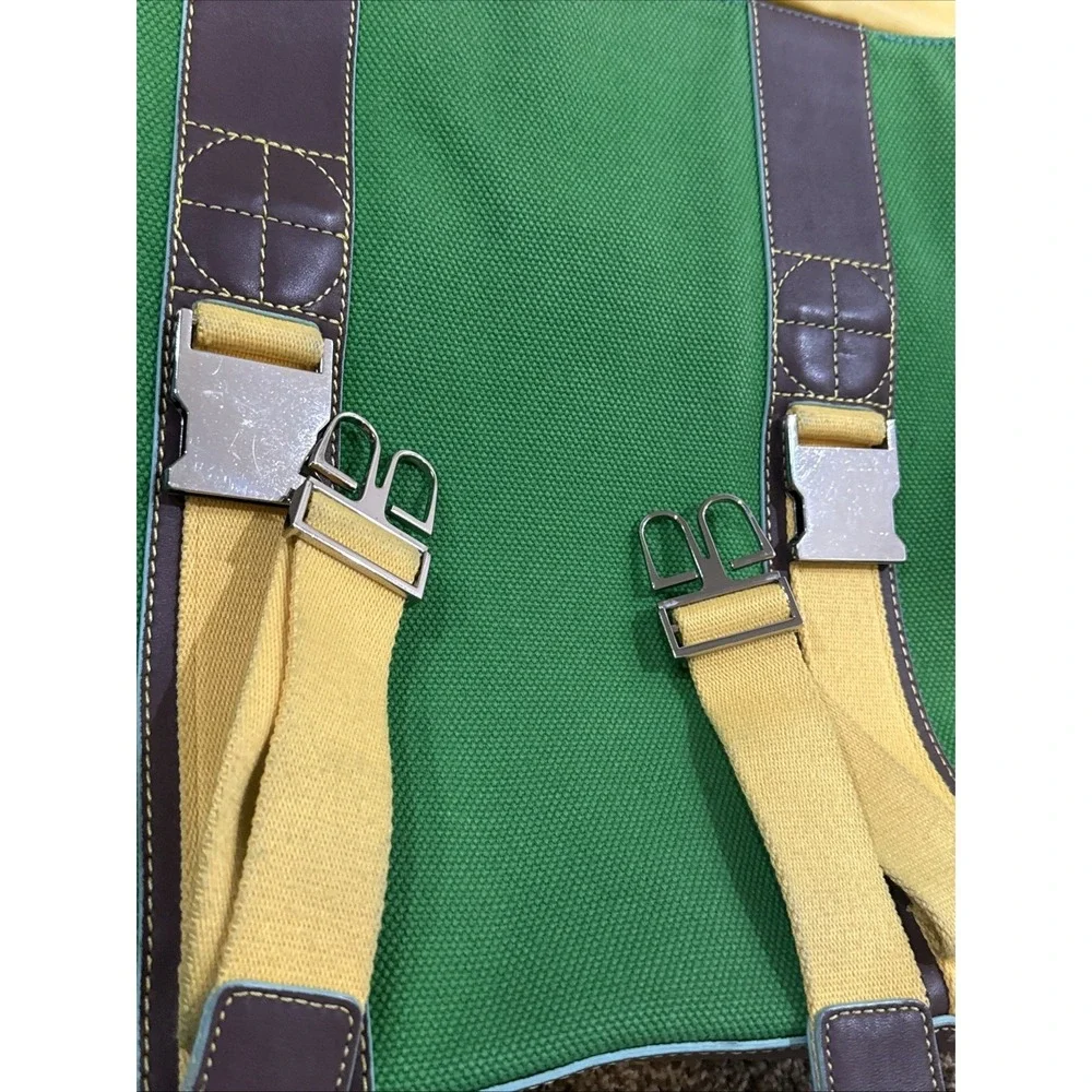 Plank Canvas Kelly Green Messenger Bag Magnet, Buckle, Zip And Snap Closure.Yoga